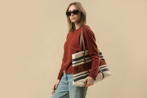 Tote Handbag Styles for Women Over 30