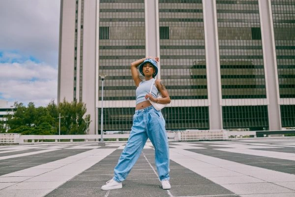 Baggy Jeans Or Skinny: Which Fit Actually Wins Today