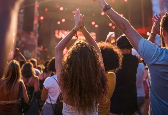 What To Wear To A Concert: Ultimate Summer Looks